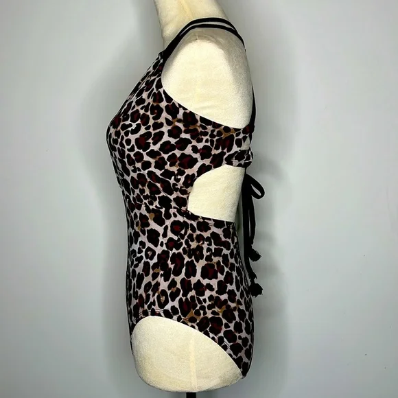 SWIMSUIT - Picture 2 of 3